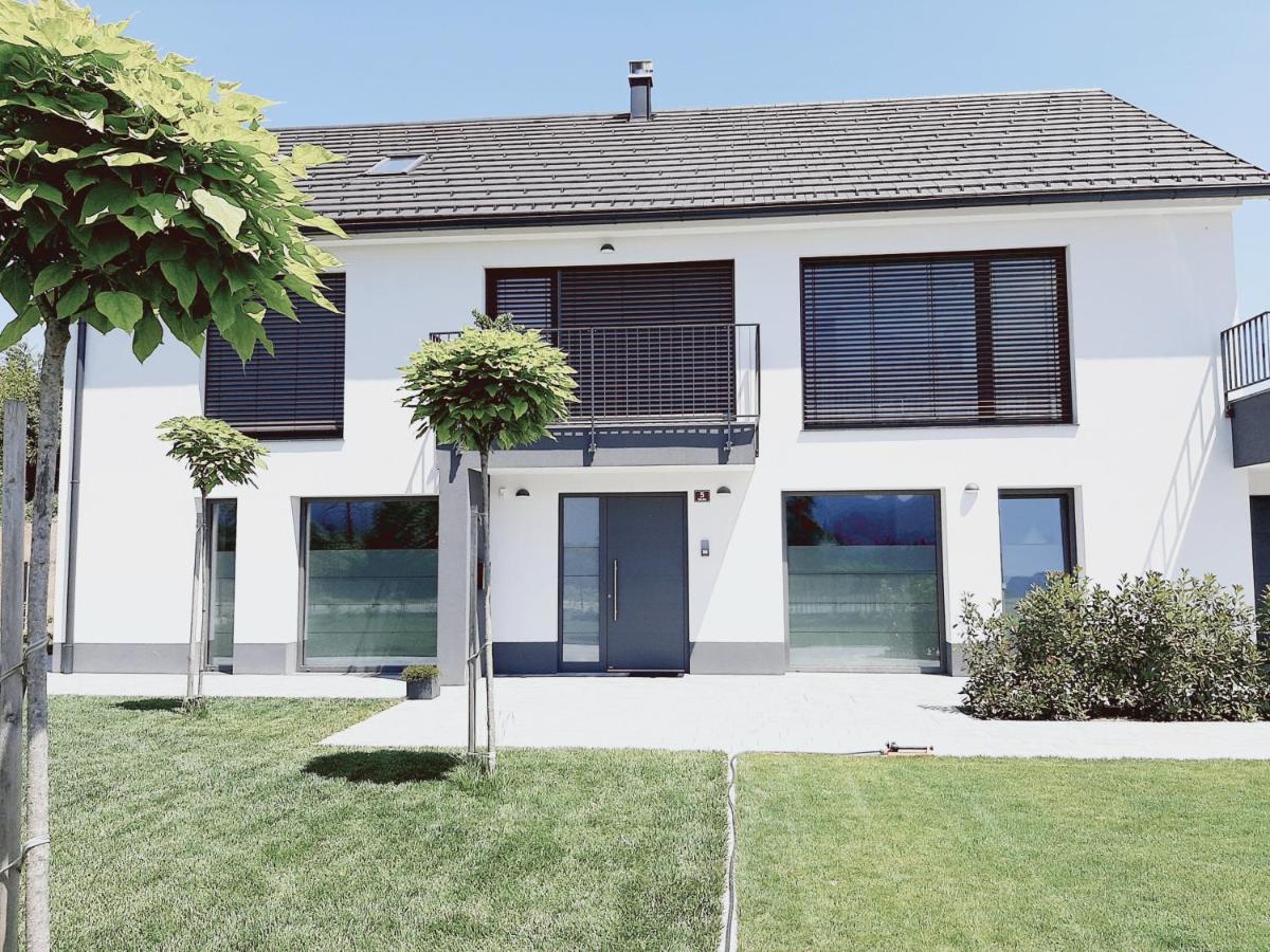 Green Bee Apartment Lesce  Exterior photo