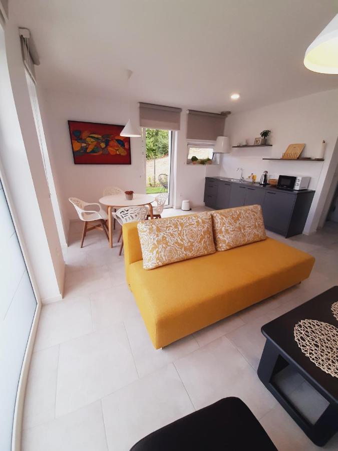 Green Bee Apartment Lesce  Exterior photo